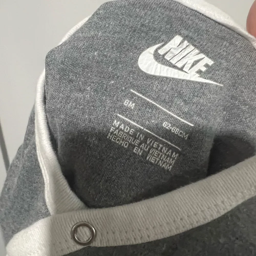 Nike Sleeper Size 6 Months